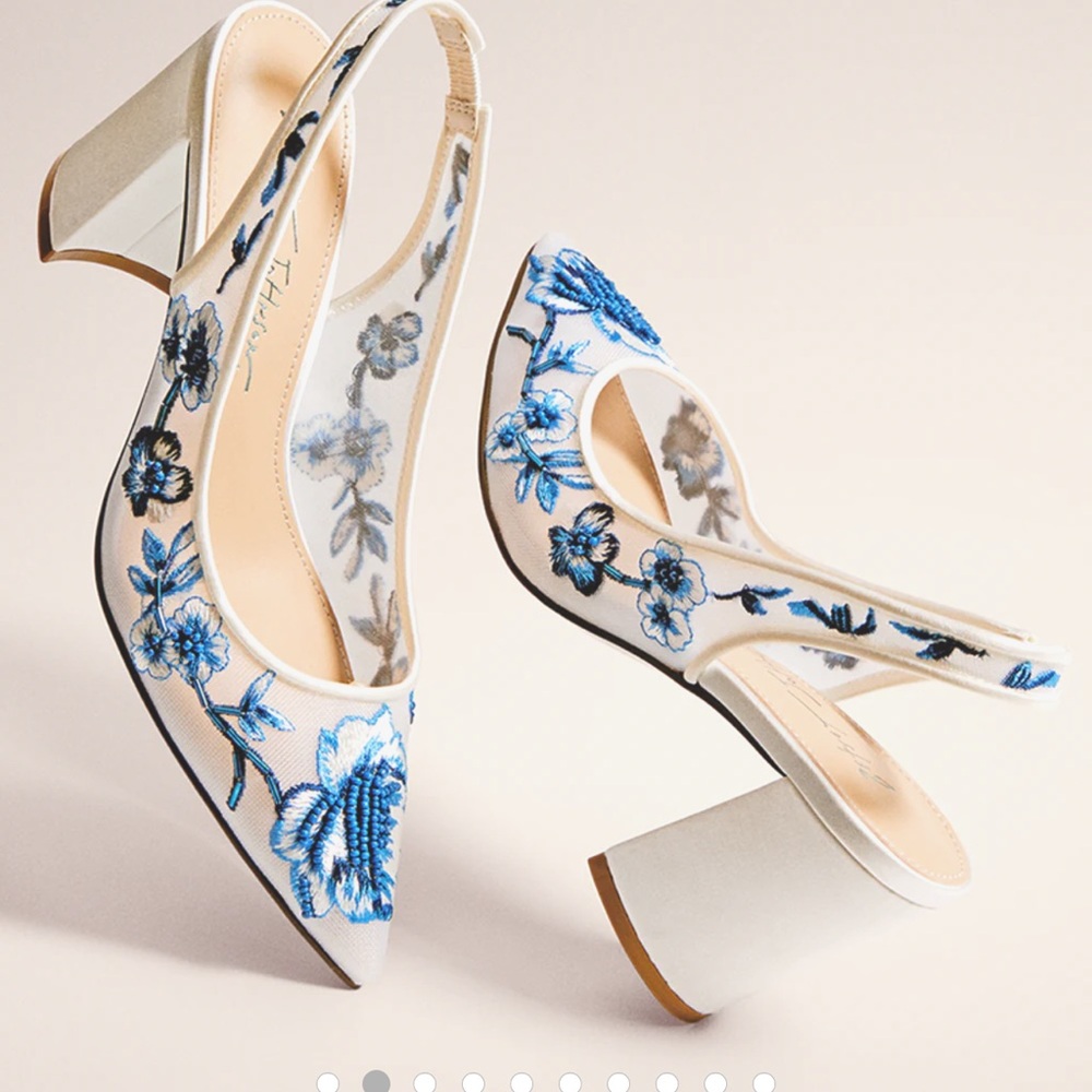 NWT Betsey Johnson Blue Floral Satin Shoes sz 9.5